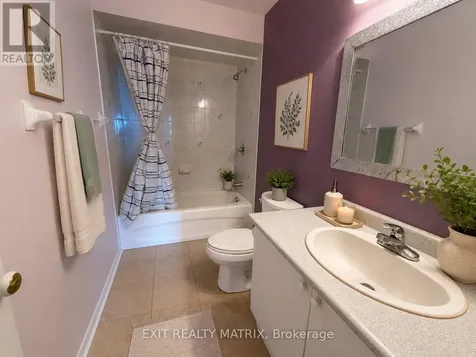 35 Binbury Way Ottawa ON K1T 4C2