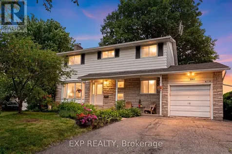 2061 Balharrie Avenue Ottawa ON K1G 1G2