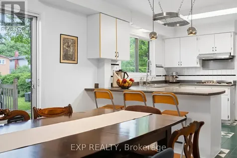2061 Balharrie Avenue Ottawa ON K1G 1G2