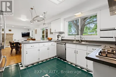 2061 Balharrie Avenue Ottawa ON K1G 1G2