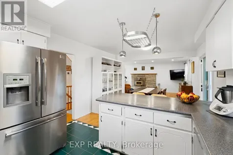 2061 Balharrie Avenue Ottawa ON K1G 1G2
