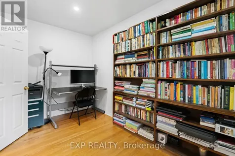 2061 Balharrie Avenue Ottawa ON K1G 1G2
