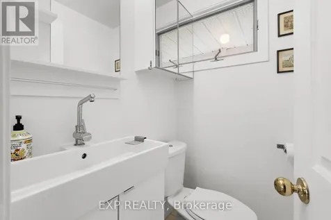 2061 Balharrie Avenue Ottawa ON K1G 1G2