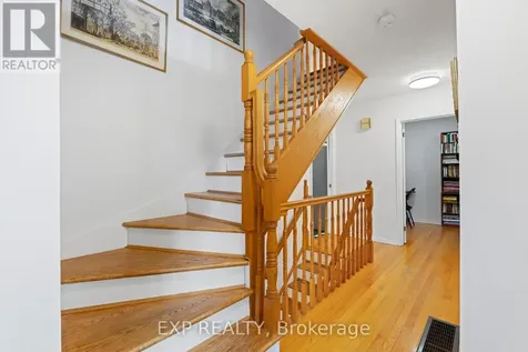 2061 Balharrie Avenue Ottawa ON K1G 1G2