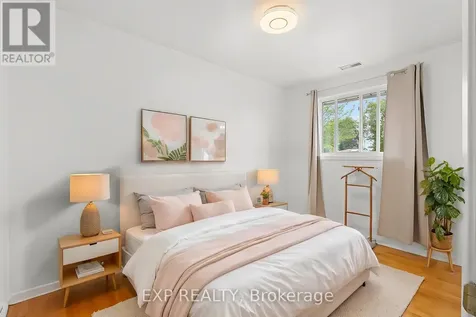 2061 Balharrie Avenue Ottawa ON K1G 1G2