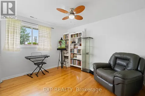 2061 Balharrie Avenue Ottawa ON K1G 1G2