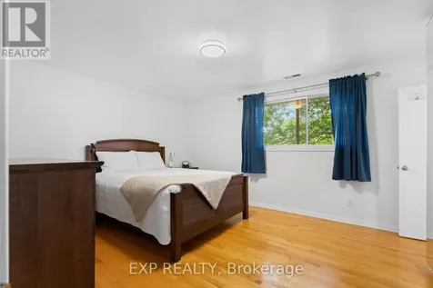 2061 Balharrie Avenue Ottawa ON K1G 1G2