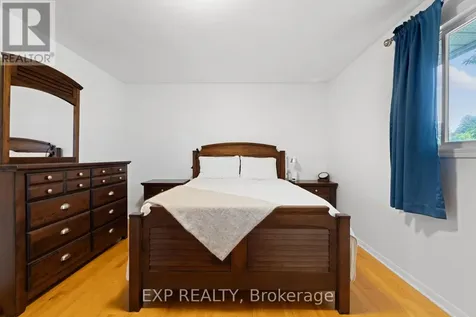 2061 Balharrie Avenue Ottawa ON K1G 1G2