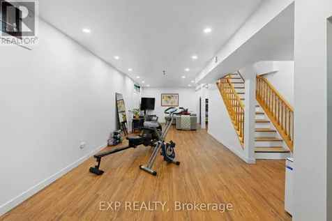 2061 Balharrie Avenue Ottawa ON K1G 1G2