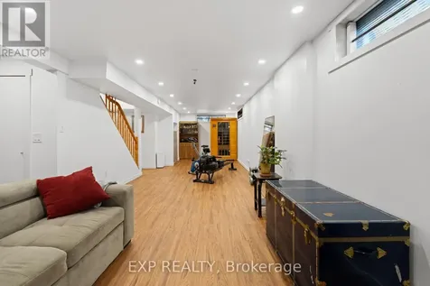 2061 Balharrie Avenue Ottawa ON K1G 1G2