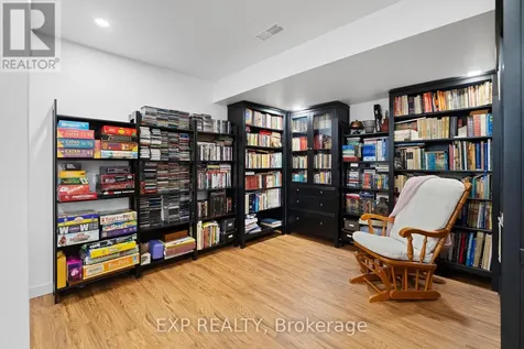 2061 Balharrie Avenue Ottawa ON K1G 1G2