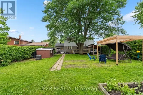 2061 Balharrie Avenue Ottawa ON K1G 1G2