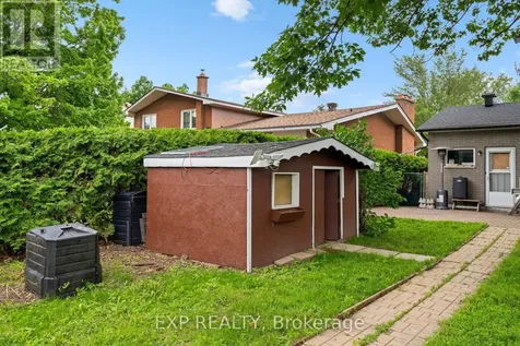 2061 Balharrie Avenue Ottawa ON K1G 1G2