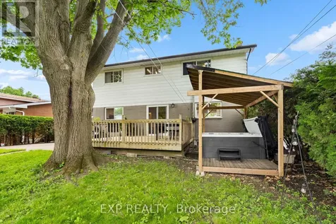 2061 Balharrie Avenue Ottawa ON K1G 1G2