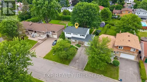 2061 Balharrie Avenue Ottawa ON K1G 1G2