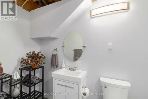 564 Renaissance Drive Ottawa ON K4A 4E9