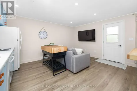 8 Grant Street Perth ON K7H 1X4