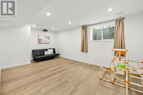 91 Winnegreen Court Ottawa ON K1G 5S4
