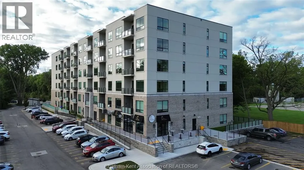 364 Grand Avenue East Chatham ON N7L 0H5