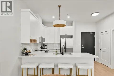 364 Grand Avenue East Chatham ON N7L 0H5