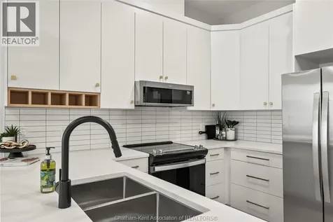 364 Grand Avenue East Chatham ON N7L 0H5