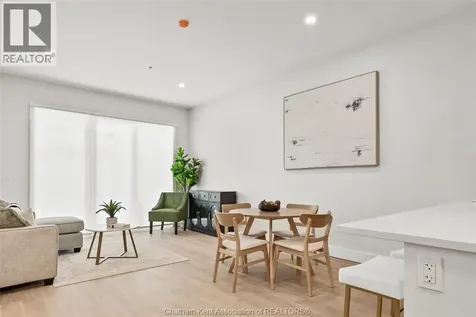 364 Grand Avenue East Chatham ON N7L 0H5