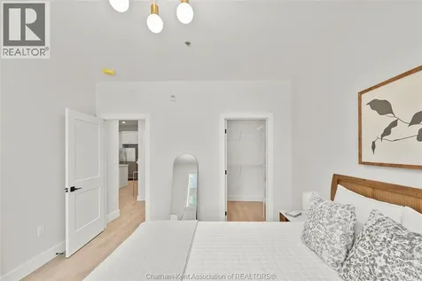 364 Grand Avenue East Chatham ON N7L 0H5