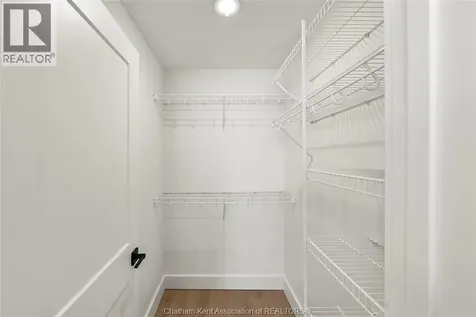 364 Grand Avenue East Chatham ON N7L 0H5