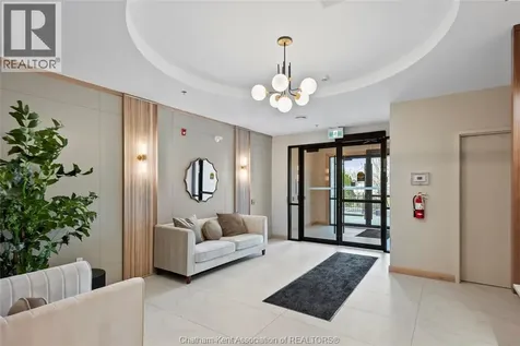 364 Grand Avenue East Chatham ON N7L 0H5