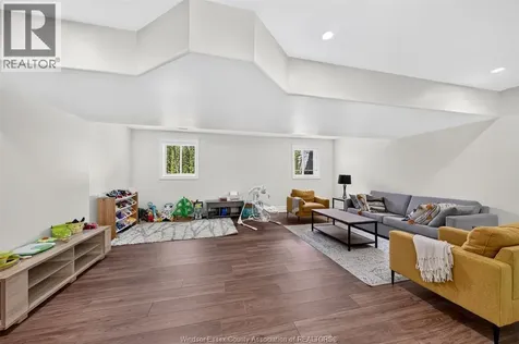 1343 Monticello Street Windsor ON N8P 0B8