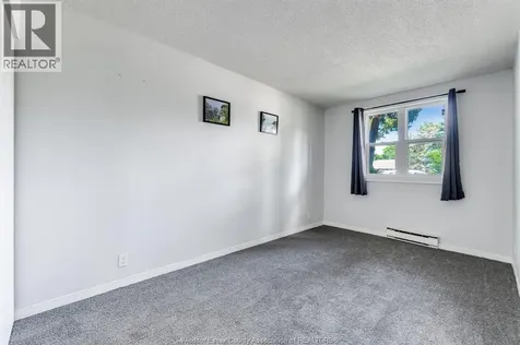 12 Montgomery Wallaceburg ON N8A 5B5