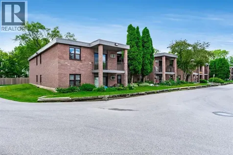 12 Montgomery Wallaceburg ON N8A 5B5