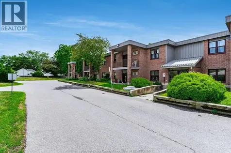 12 Montgomery Wallaceburg ON N8A 5B5