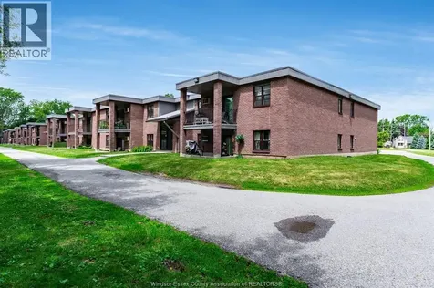 12 Montgomery Wallaceburg ON N8A 5B5