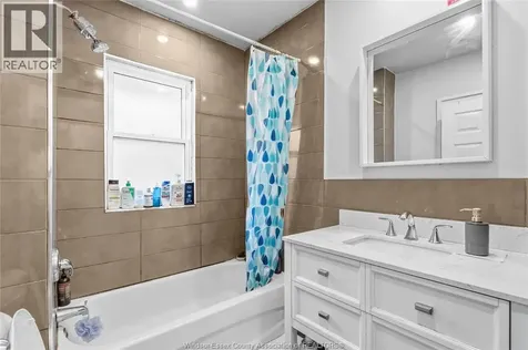326-328 Partington Avenue Windsor ON N9B 2N5