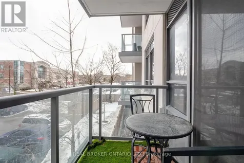 35 Saranac Boulevard Toronto (englemount-lawrence) ON M6A 2G4