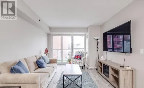 35 Saranac Boulevard Toronto (englemount-lawrence) ON M6A 2G4