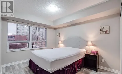 35 Saranac Boulevard Toronto (englemount-lawrence) ON M6A 2G4