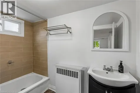 53 Kinsey Street St. Catharines ON L2S 1E2