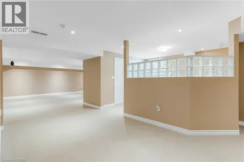 227 Chestnut Hill Crescent Kitchener ON N2P 2X3