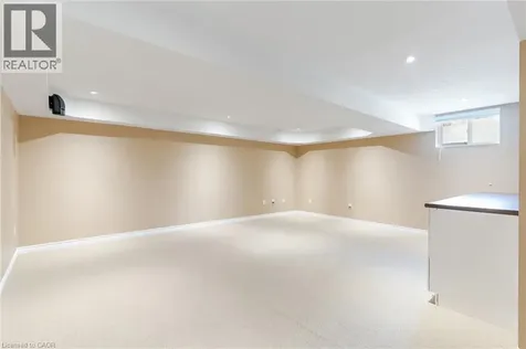 227 Chestnut Hill Crescent Kitchener ON N2P 2X3