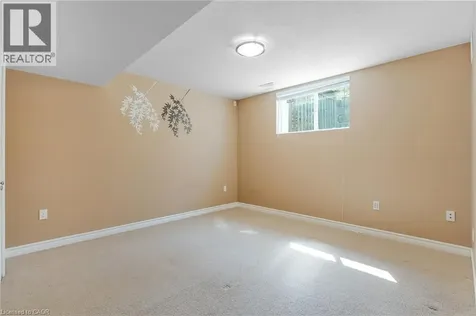 227 Chestnut Hill Crescent Kitchener ON N2P 2X3