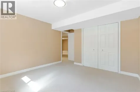 227 Chestnut Hill Crescent Kitchener ON N2P 2X3