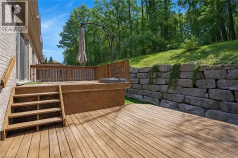 227 Chestnut Hill Crescent Kitchener ON N2P 2X3