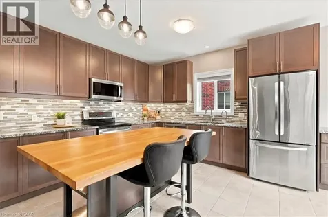 921 Eden Oak Court Kitchener ON N2A 0H4