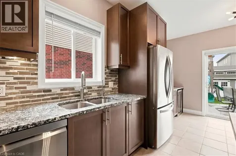 921 Eden Oak Court Kitchener ON N2A 0H4