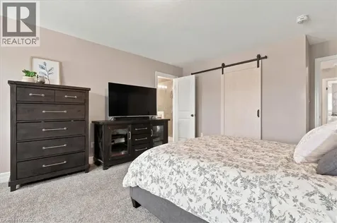 921 Eden Oak Court Kitchener ON N2A 0H4