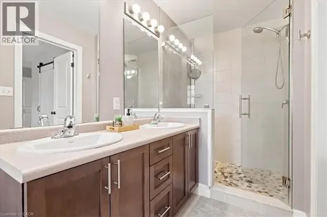 921 Eden Oak Court Kitchener ON N2A 0H4