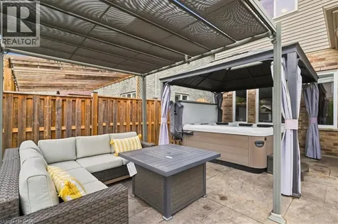 921 Eden Oak Court Kitchener ON N2A 0H4
