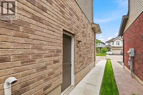 921 Eden Oak Court Kitchener ON N2A 0H4